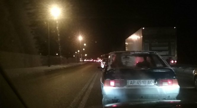 В Запорожье автобус остался без колеса