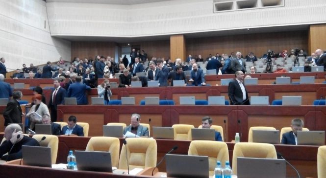 Завтра сессия горсовета: Состоятся ли общественные слушания по поводу строительства ТРЦ между цирком и ТЦ «Украина»