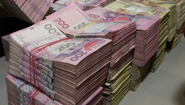 В Пологах чиновники разворовали 1,5 млн грн пособий для переселенцев с Донбасса