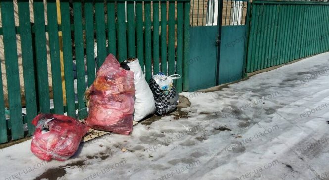 В частном секторе Запорожья «УМВЕЛЬТ» месяц не вывозит мусор