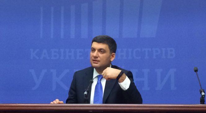Бердянськ і Маріуполь економічно сильно залежать від вільного судноплавства в Азовському морі, — Володимир Гройсман