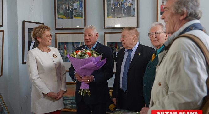 В объективе Любовь: Выставка с привкусом победы