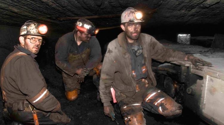 Зарплата $6000 и пенсия $2000. Как живут американские шахтеры, добывающие уголь для Украины