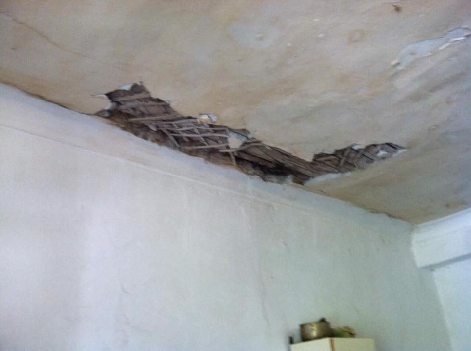 В запорожском общежитии обвалилися потолок