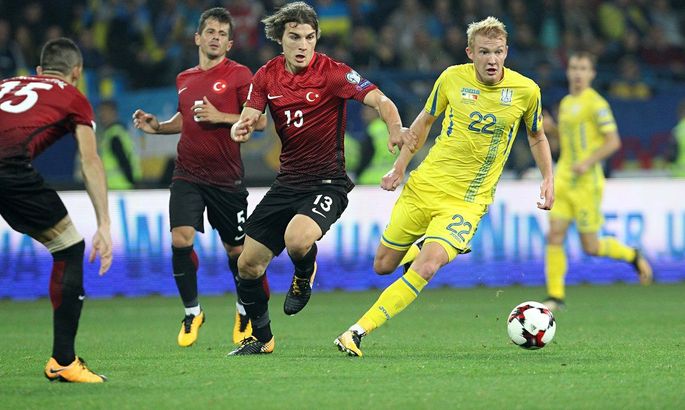 Буяльский, Кравец, Коваленко и еще 20 игроков вызваны в сборную Украины
