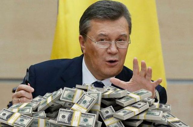 Ощадбанк должен сообщить, сколько денег у Януковича на счетах