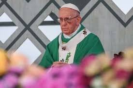 Папа Римский вышел на проповедь с синяком