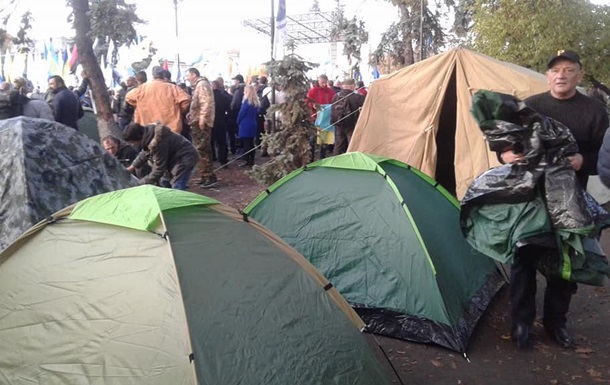 Митинги в центре Киева. В палатках под Радой ночевали более 200 человек