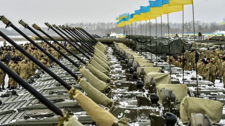 Зачем Украину обвинили в крупных оружейных махинациях
