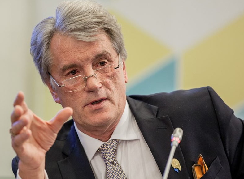 Ющенко: Власть использует войну для оправдания