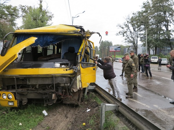 Автобус с бойцами Нацгвардии попал в смертельное ДТП под Киевом‍