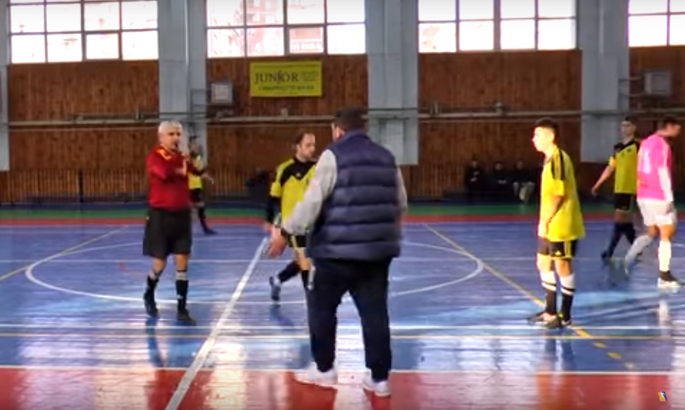 В Харькове тренер отправил в нокаут судью во время матча по футзалу