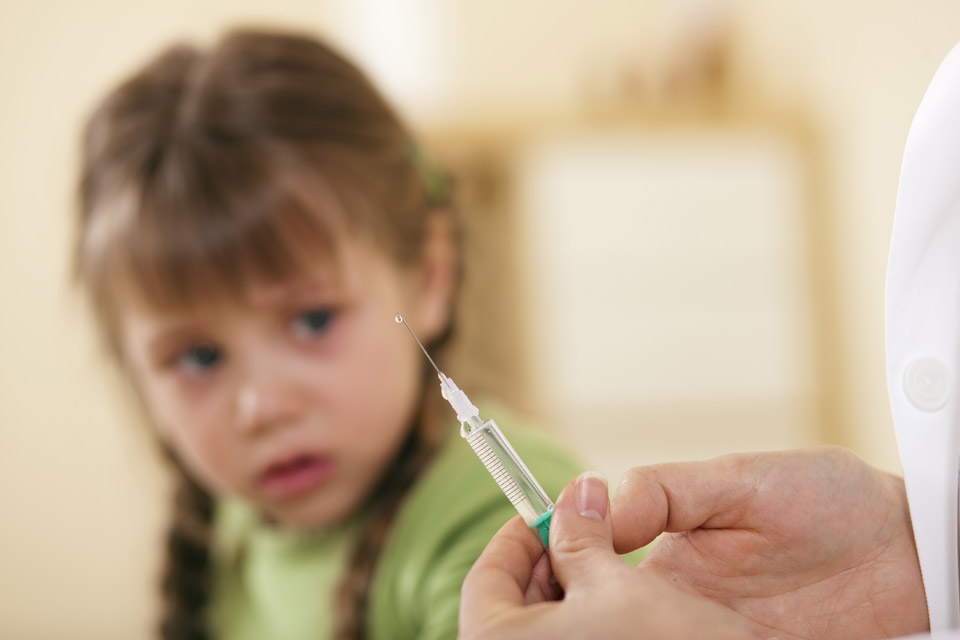 В Украине предложили разрешить посещение детсадов и школ без прививок