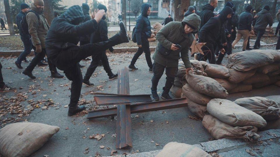 В Харькове бойцы Нацкорпуса разгромили съемочную площадку. ФОТО
