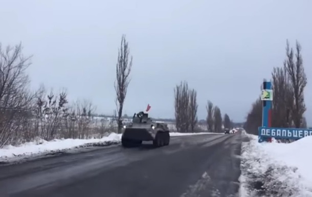 СМИ: Военная колонна уехала из Луганска в ДНР