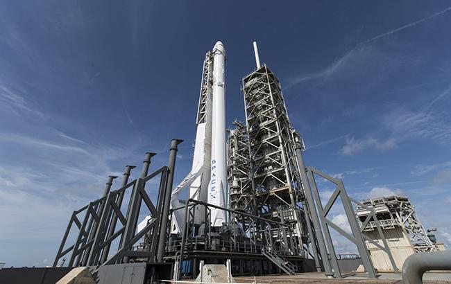 Испытания ракеты Falcon 9 завершились взрывом двигателя