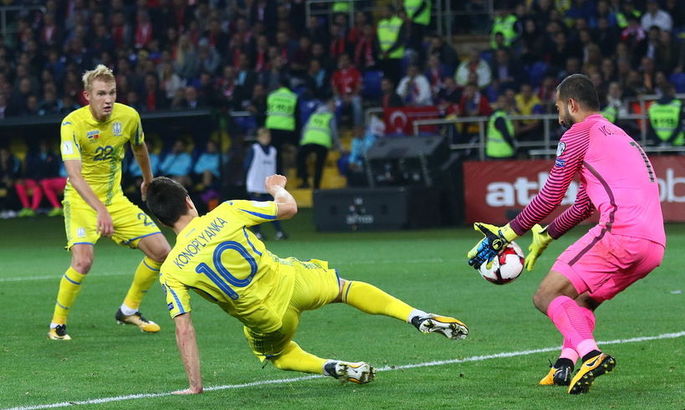 Коноплянка забил пятнадцатый гол за сборную Украины и вошел в тройку лучших бомбардиров