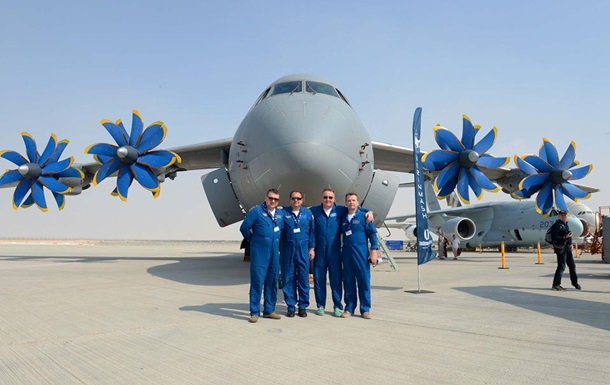 Украинские самолеты показали на авиасалоне в Дубае