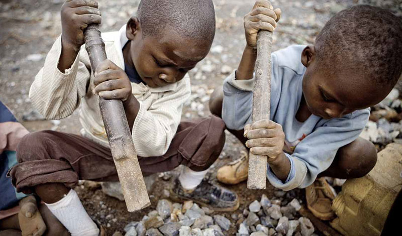 Мировые корпорации зарабатывают свои миллионы на детском труде в Конго
