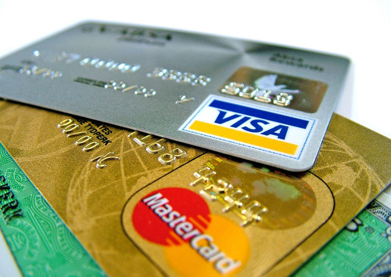 Мошенники начали выманивать деньги с карт Приватбанка при помощи Instagram
