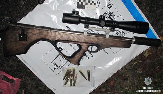 В Запорожье полицейские нашли самодельную винтовку с глушителем