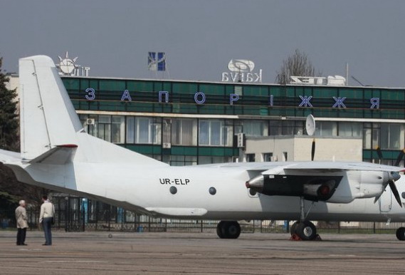 Запорожский ветинспектор взял 54 тыс. грн. за облегченное прохождение контроля в аэропорту