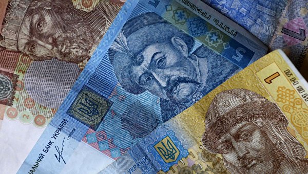 Число получающих минимальную зарплату в Украине сократилось в 3,5 раза