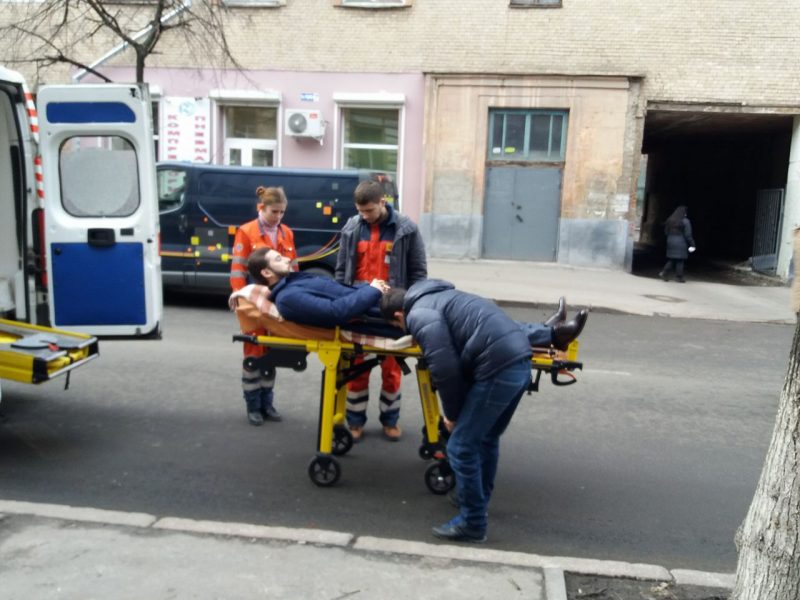 Пустоваров приехал в суд на больничной каталке