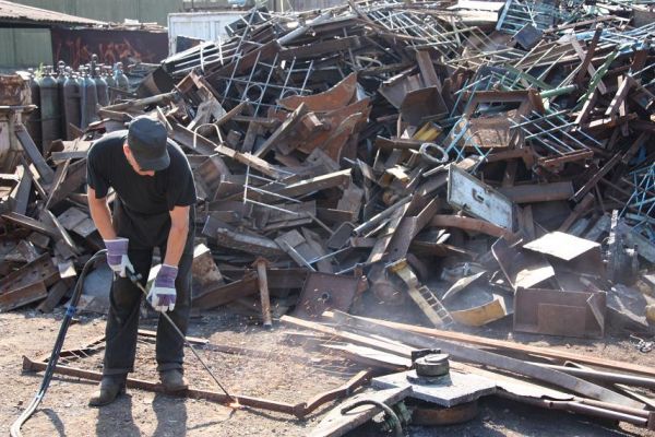 В Запорожской области незаконно принимали тонны металлолома