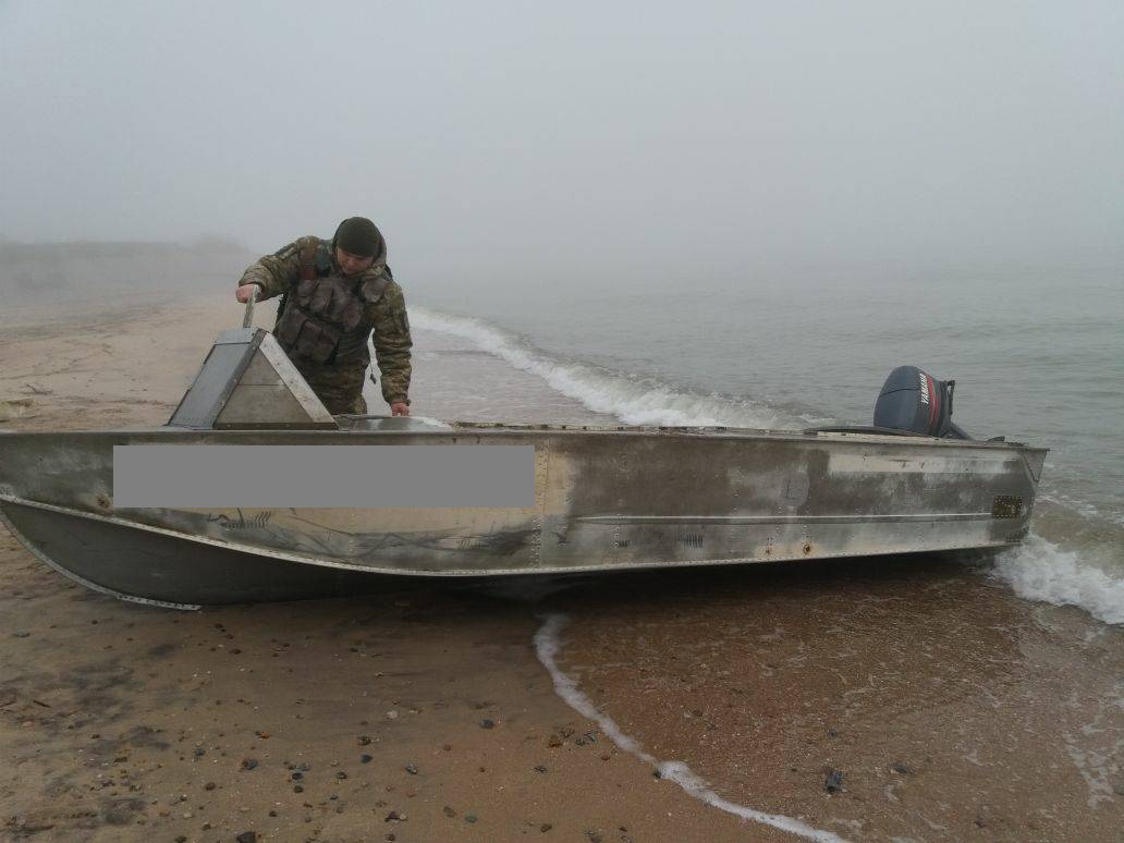 На берегу Азовского моря браконьеры выловили рыбы на 21 тысячу гривен