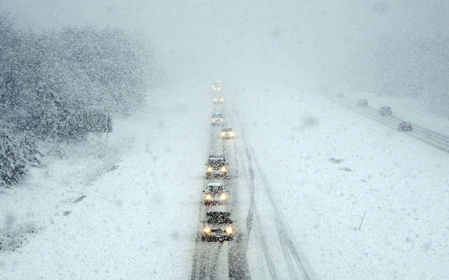 Мощный снегопад на Запорожье: автотрассы продолжают оставаться открытыми