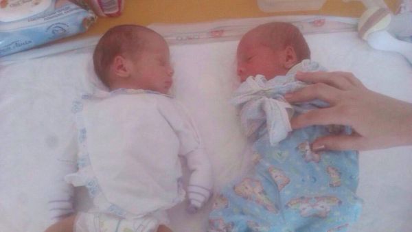 Запорожские спасатели просят помочь двум новорожденным