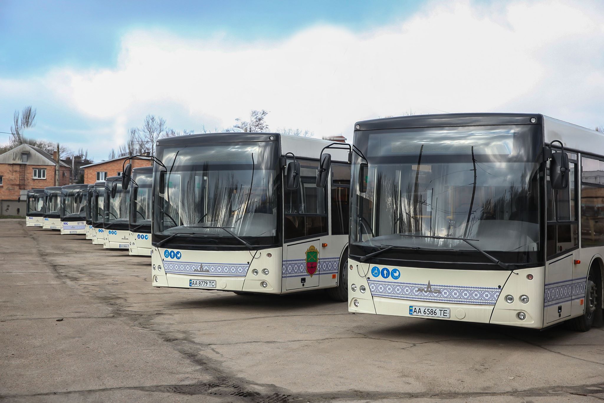 В Запорожье планируют приобрести ещё 150 больших автобусов