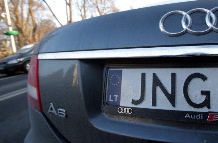 Владельцы авто с еврономерами смогут легализировать свои машины