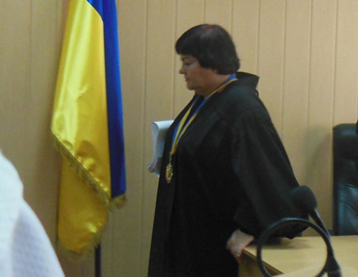 Каламбур: Запорожский суд будет судить судью за взятку