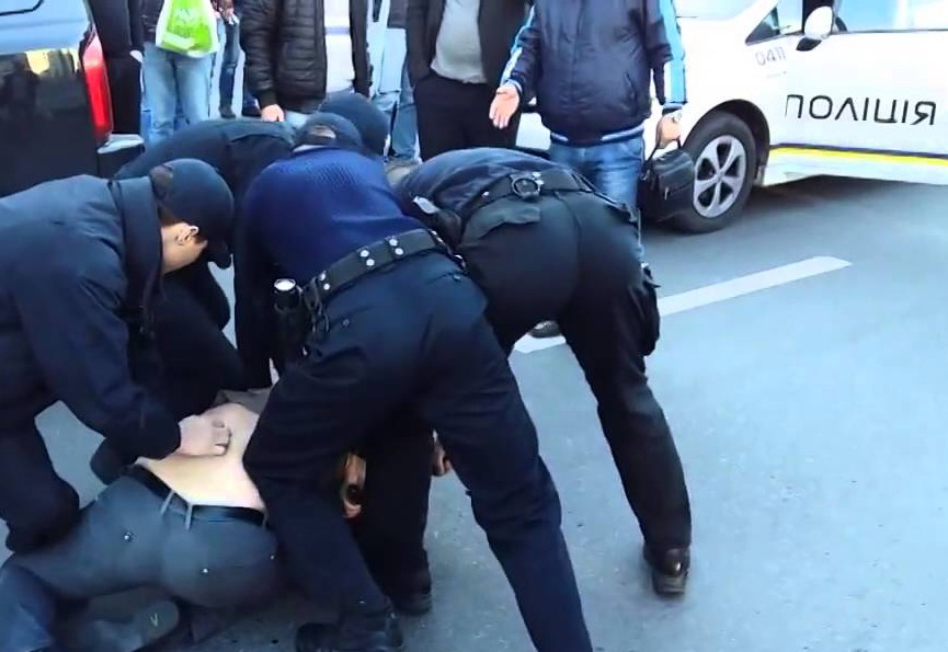 В Запорожье полицейские задержали рецидивиста, который зарезал своего знакомого