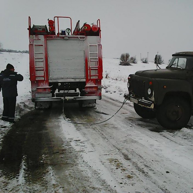 В Запорожской области спасатели спасли 6 человек и вытащили 4 автомобиля