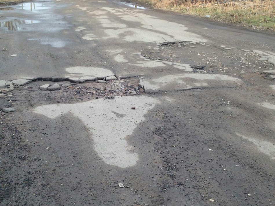 В Запорожье составят план ремонта аварийных участков дорог
