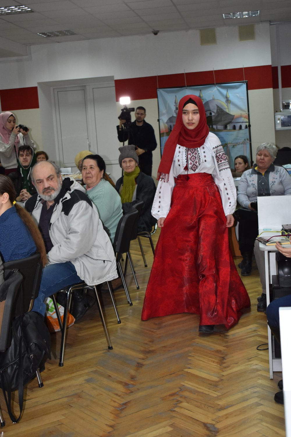 “День хиджабу ” в Запорожье прошел  с дефиле мусульманской моды – ФОТО