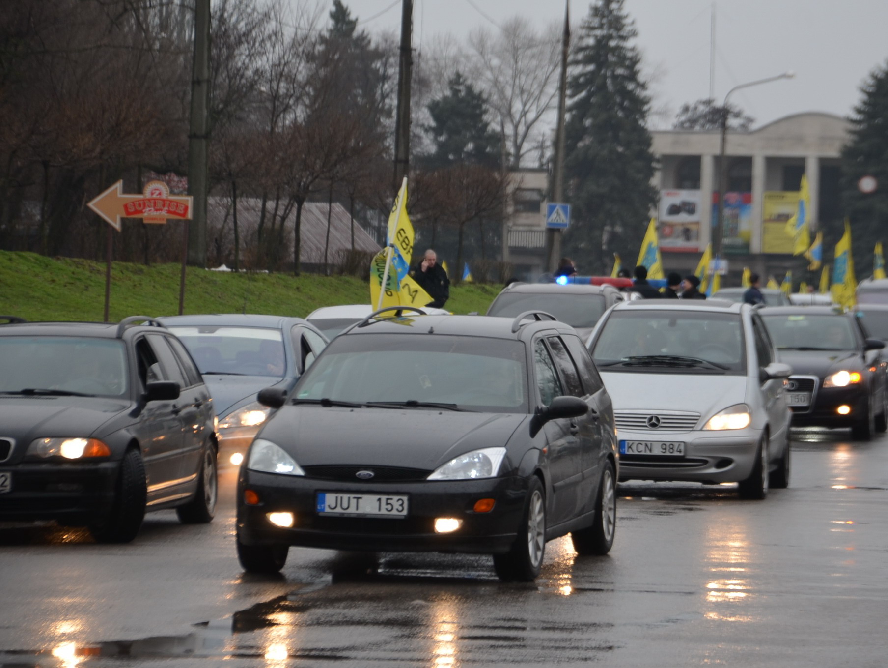Автопробег в Запорожье: сотни владельцев “евроблях” выступили за доступную растаможку автомобилей – ФОТО, ВИДЕО