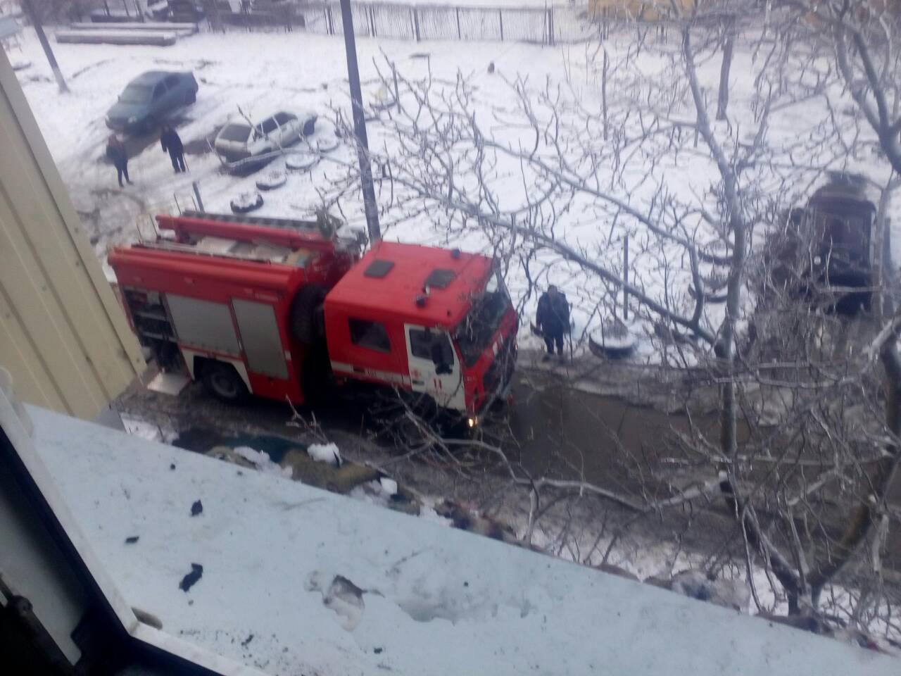 Пожар в Бердянске: бойцы ГСЧС спасли 5 человек