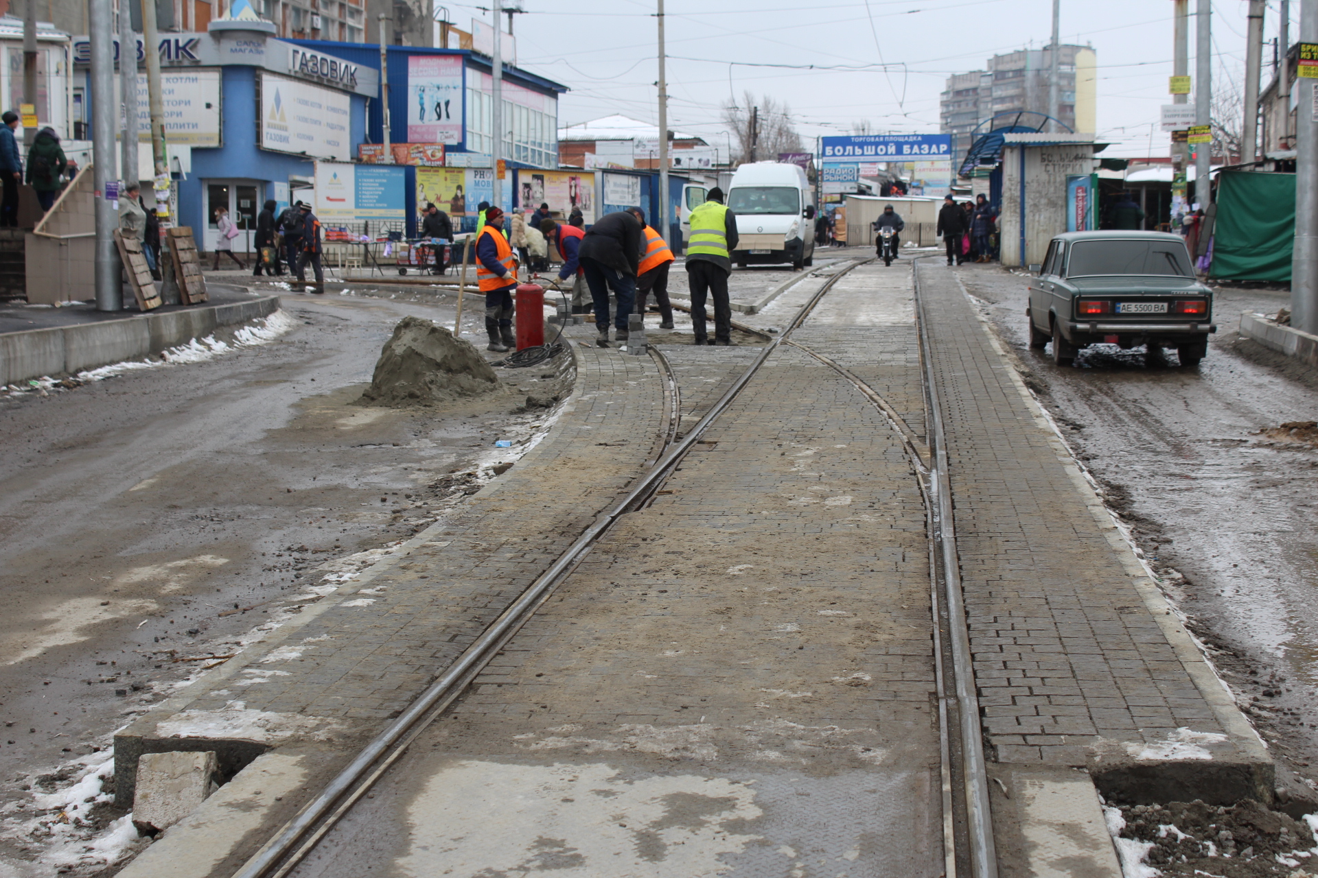 «Стройка века»: как в Запорожье третий год ремонтируют 500 метров улицы, – ФОТО