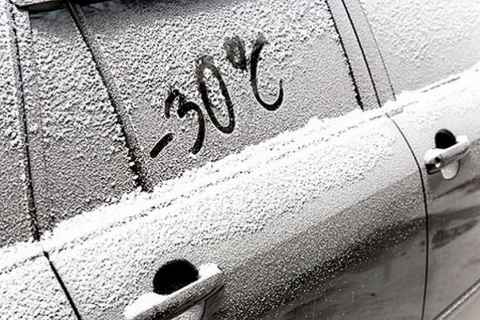 Хитрости бывалых водителей: три совета, как завести авто в мороз