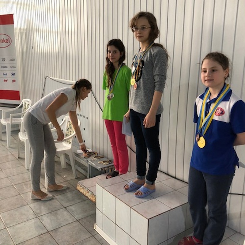 Спортсмены спортивно – оздоровительного комплекса Запорожской АЭС вернулись с соревнований по плаванию с медалями
