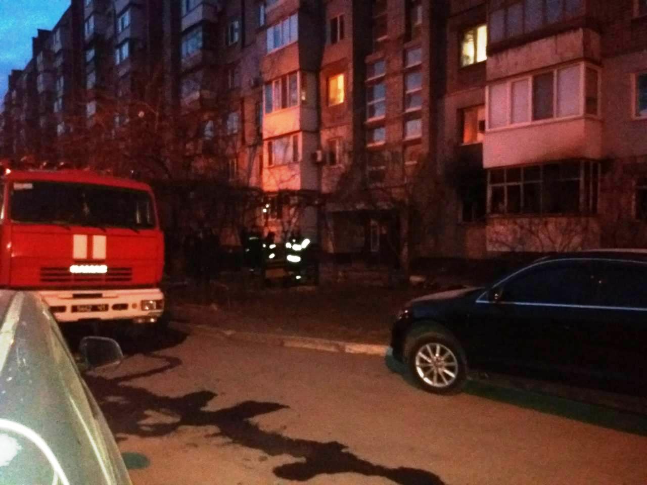 В Запорожье в результате пожара в многоэтажке погиб человек, еще двое пострадали