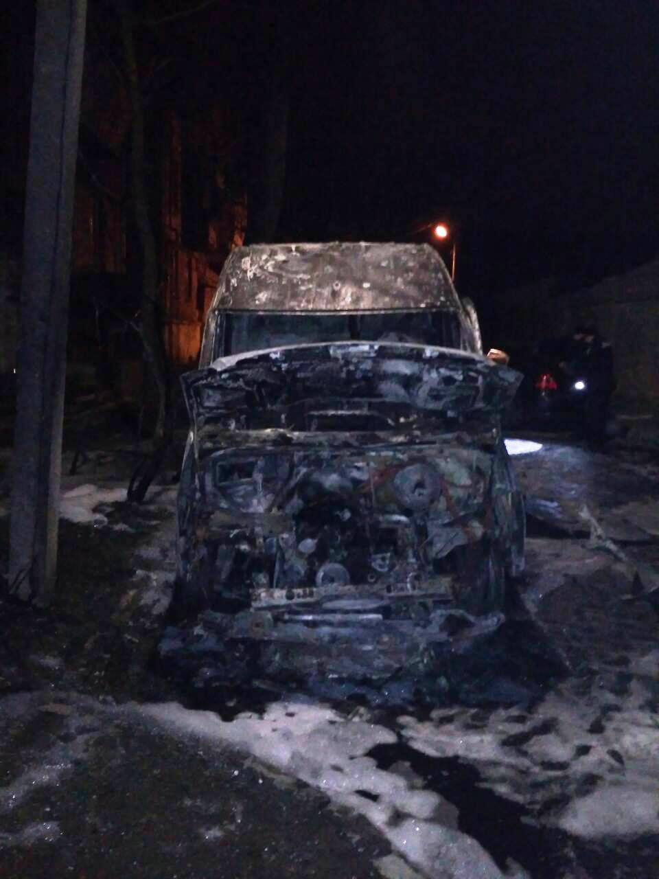 В Запорожье загорелся автомобиль, – ФОТО