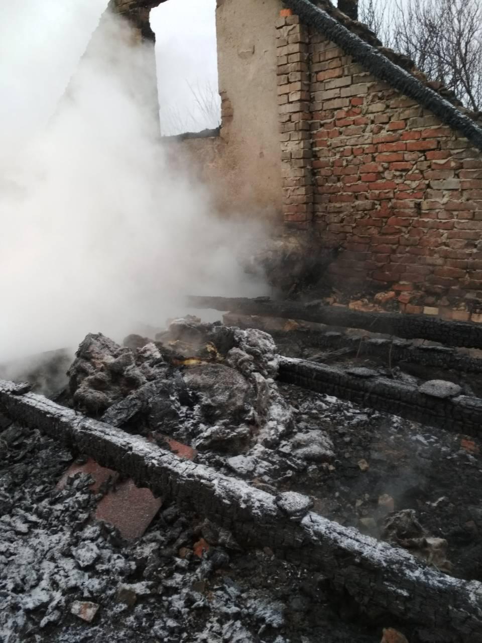 В Запорожской области сгорела крыша частного дома, – ФОТО