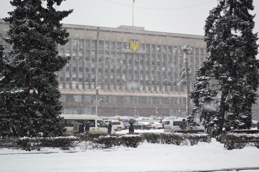 В Запорожье ветераны АТО штурмовали здание облсовета, по приказу Брыля задержаны активисты