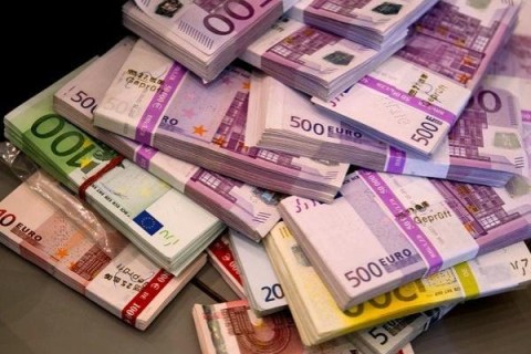 Криминальное Запорожье: преступники украли 100 тысяч евро, разбив стекло автомобиля. Объявлен  план «Перехват»