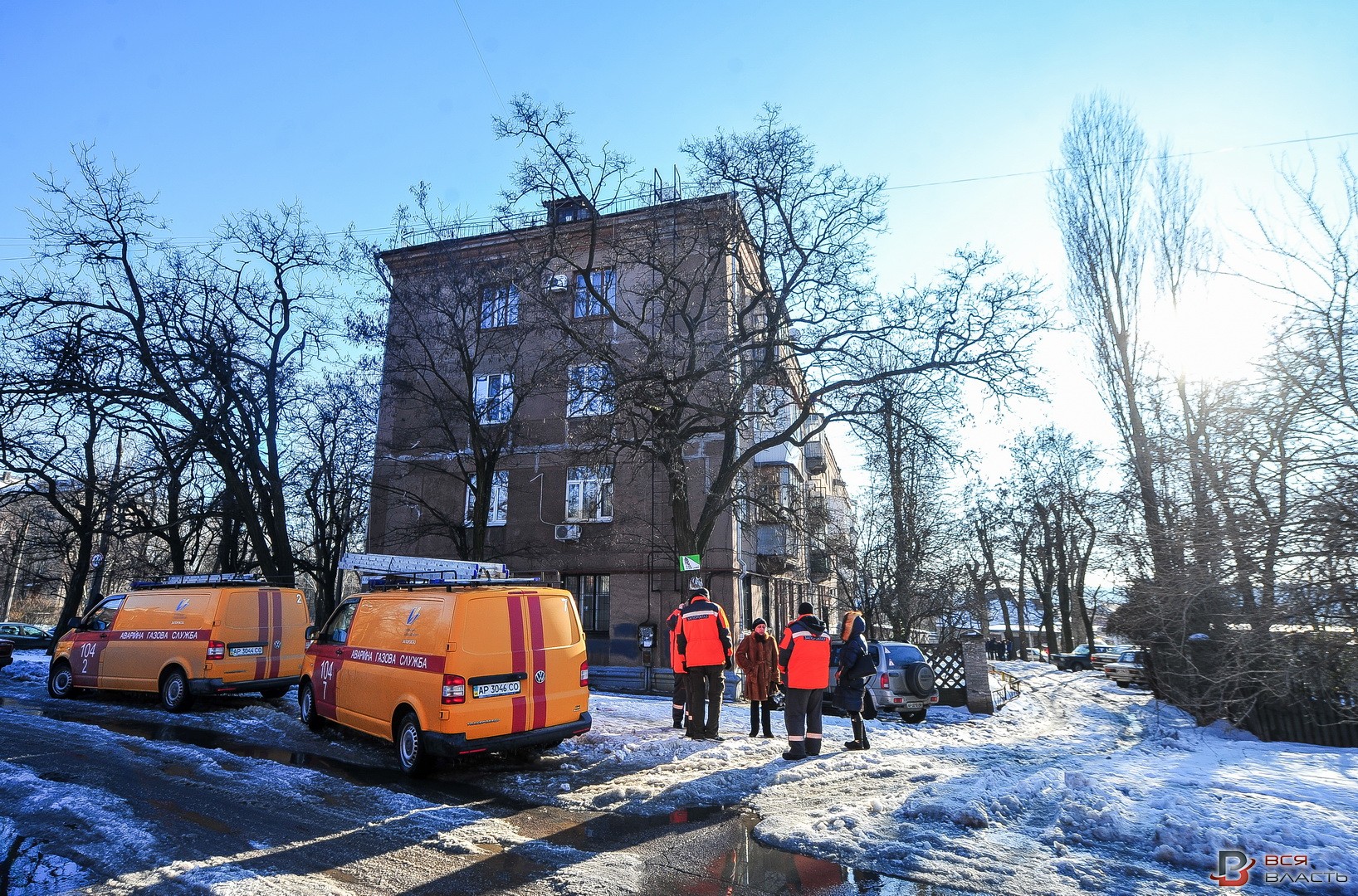 Разрушение многоэтажки на бульваре Шевченко: в фасаде здания появились огромные трещины